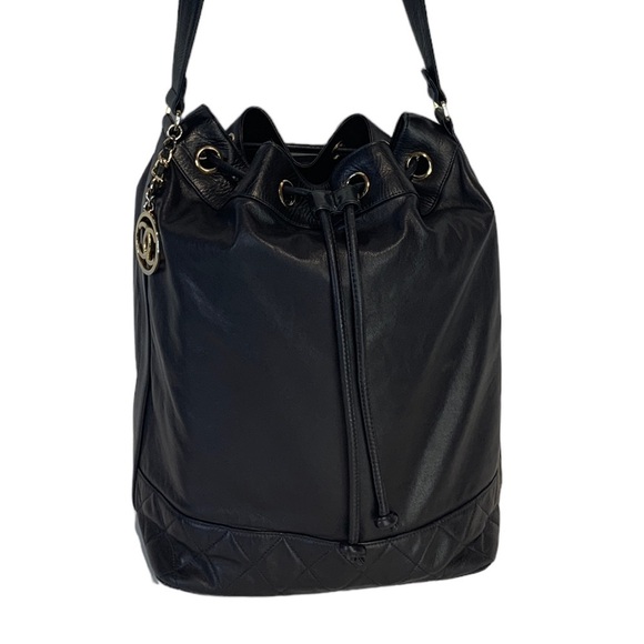 VINTAGE Chanel Bucket Bag - Picture 3 of 16